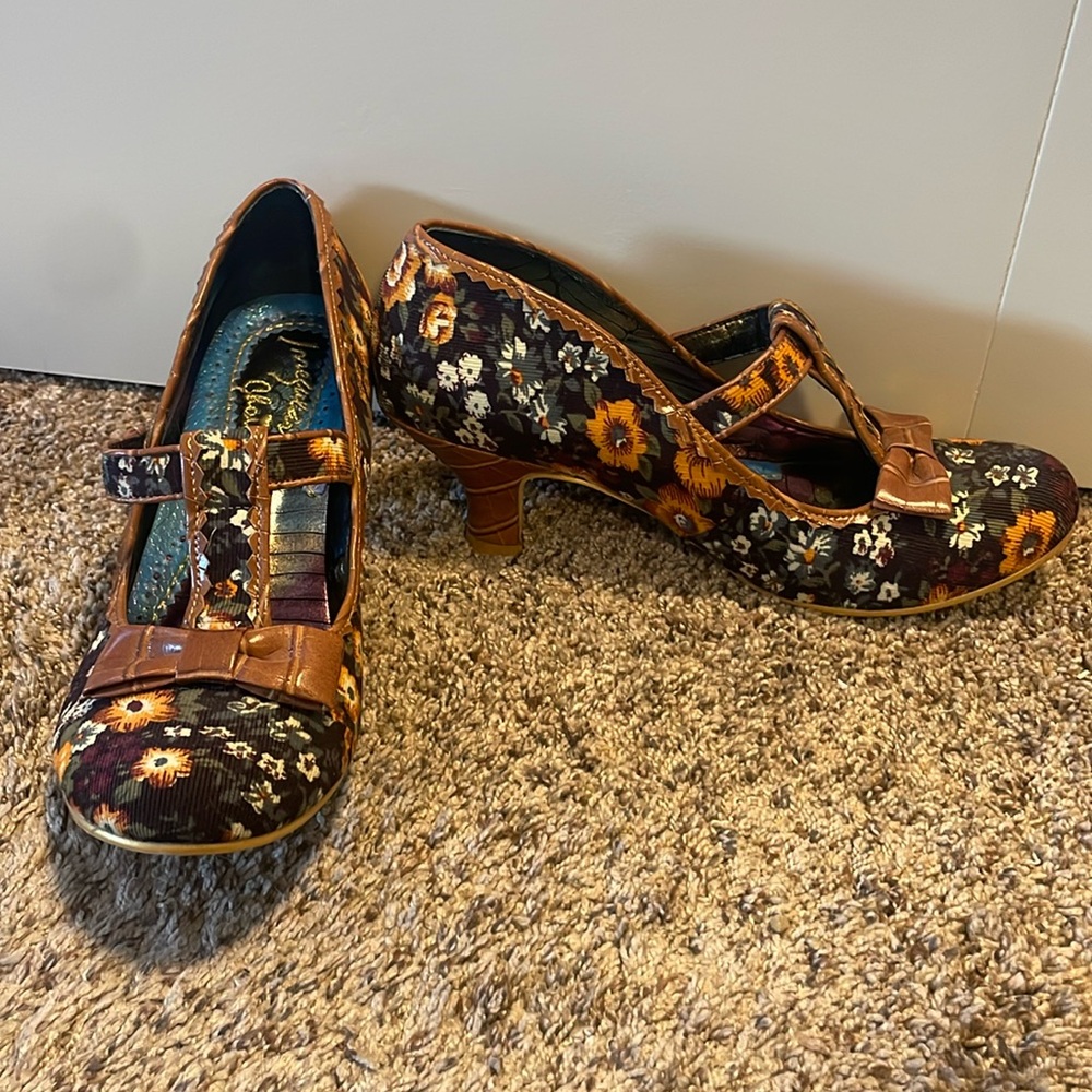 Irregular Choice Lazy River Heel in Mustard Sz 10